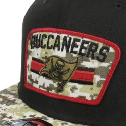 9Fifty Salute To Service Buccaneers Cap By New Era 8 9Fifty Salute To Service Buccaneers Cap By New Era -Hut Shopping 9Fifty Salute to Service Buccaneers Cap by New Era schwarz.61543 5rf4