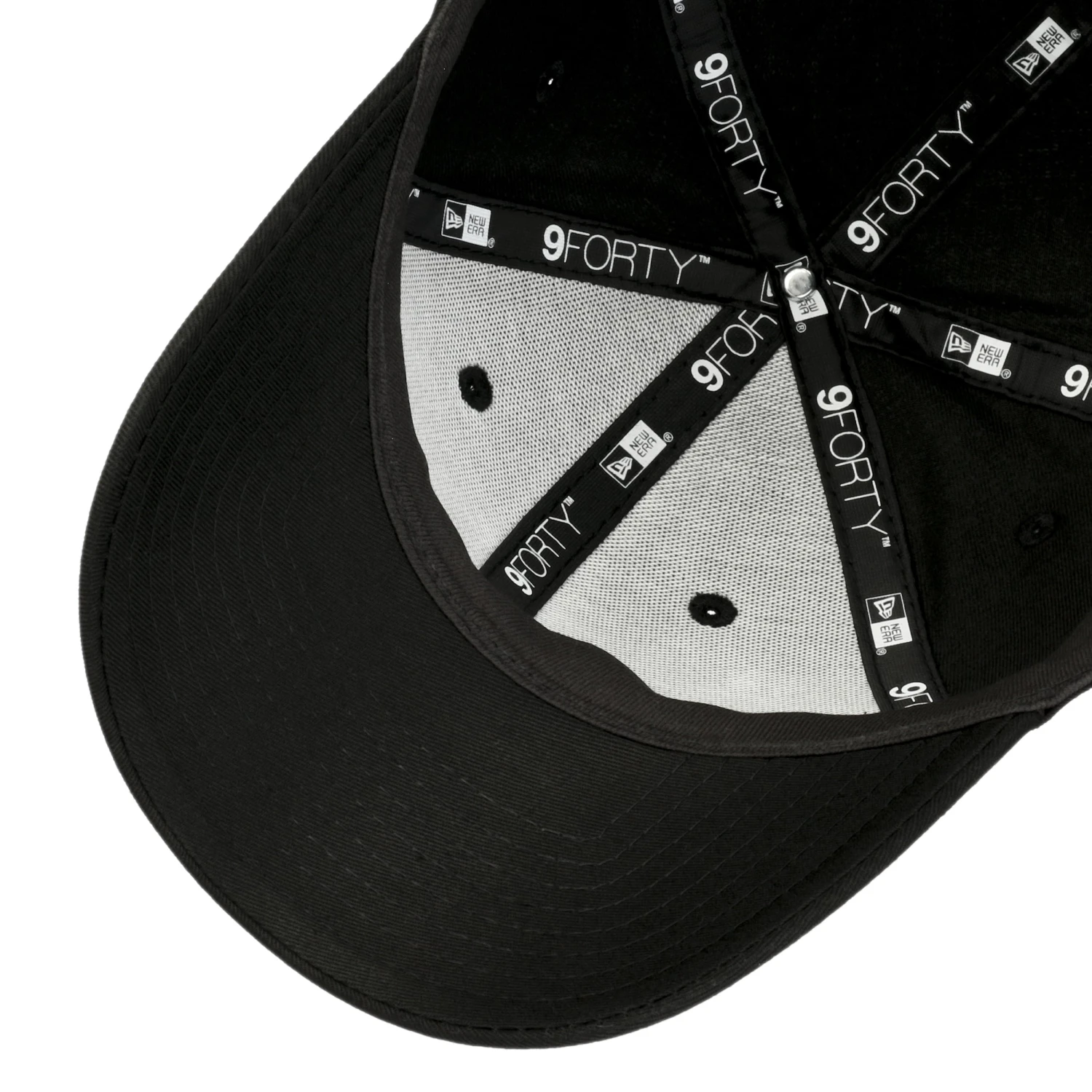 9Forty NBA Foil Logo Bulls Cap By New Era 4 9Forty NBA Foil Logo Bulls Cap By New Era – Bild 4