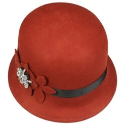 Glockenhut Mit Filzblumen Und Strass By Lipodo