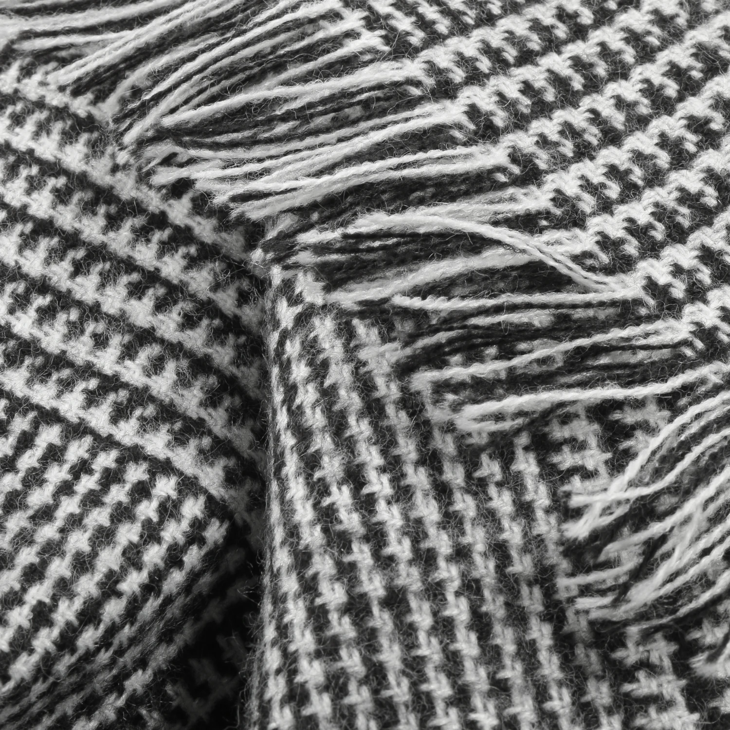 Lovis Houndstooth Damenschal By Lierys 1 Lovis Houndstooth Damenschal By Lierys