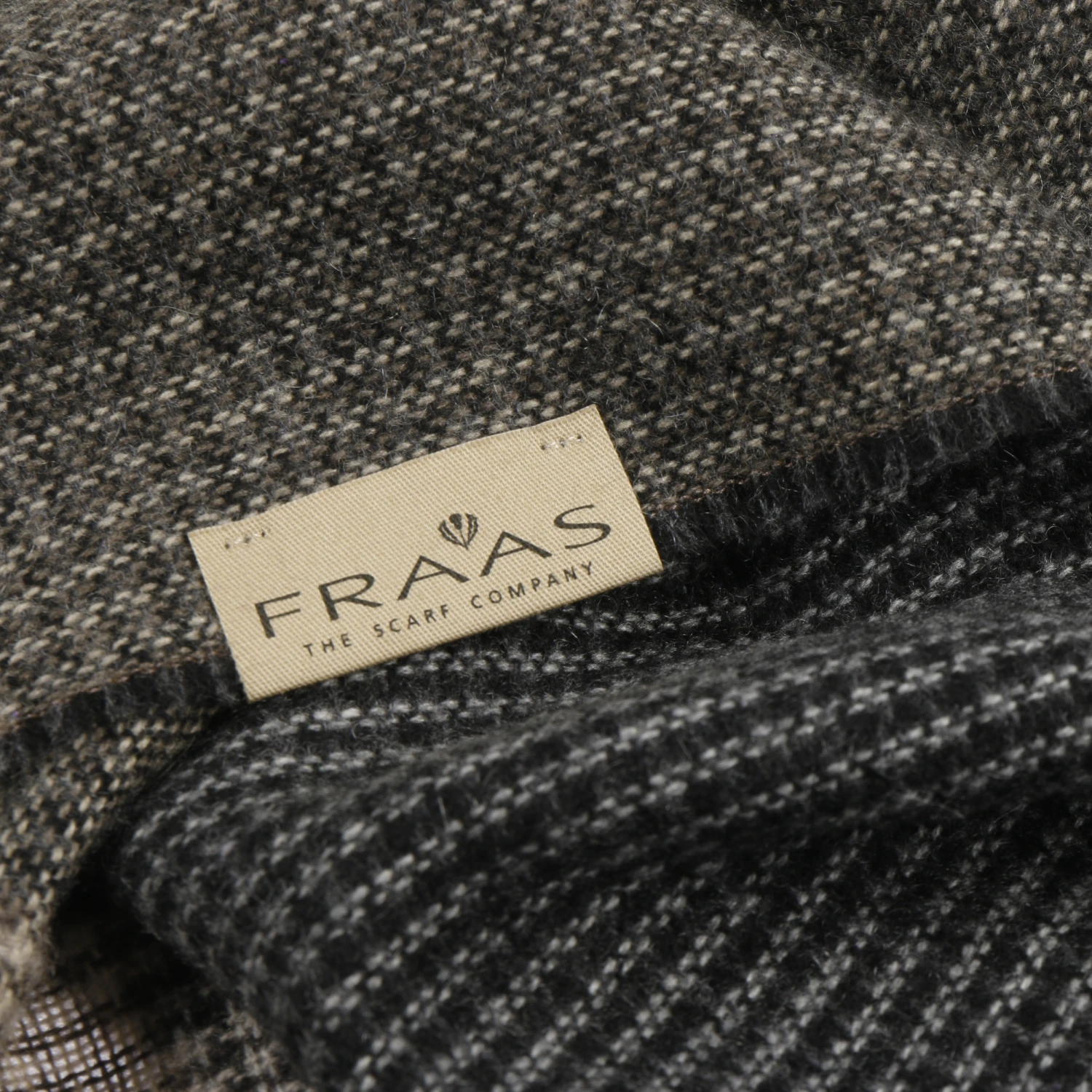 Tricolour Check Kaschmirschal By Fraas 2 Tricolour Check Kaschmirschal By Fraas – Bild 2